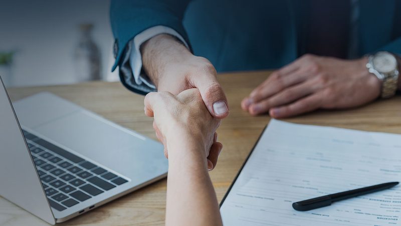 在确定了需求后，中小企业可以通过以下途径寻找合适的厂家：